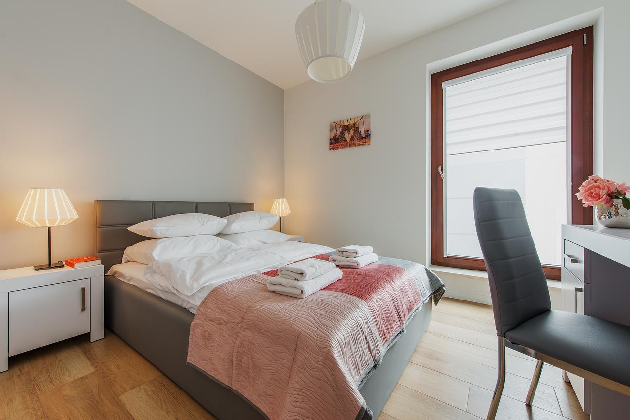 P&O Serviced Apartments Solec Warsaw Exterior photo