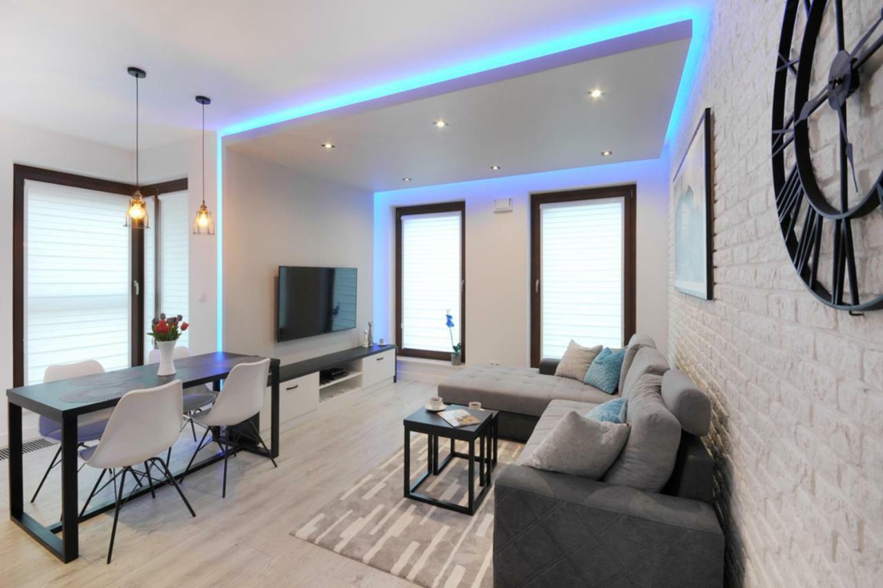 P&O Serviced Apartments Solec Warsaw Exterior photo
